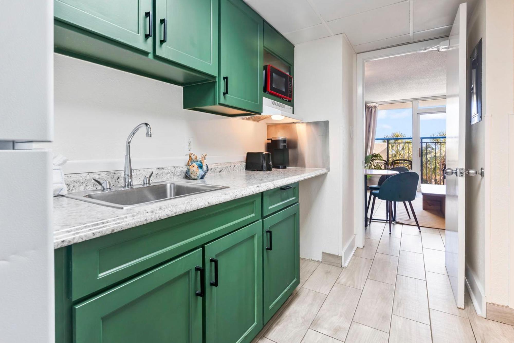 Recently Remodeled Double Queen Condo- Oceanfront Views! Boardwalk 135 マートルビーチ エクステリア 写真