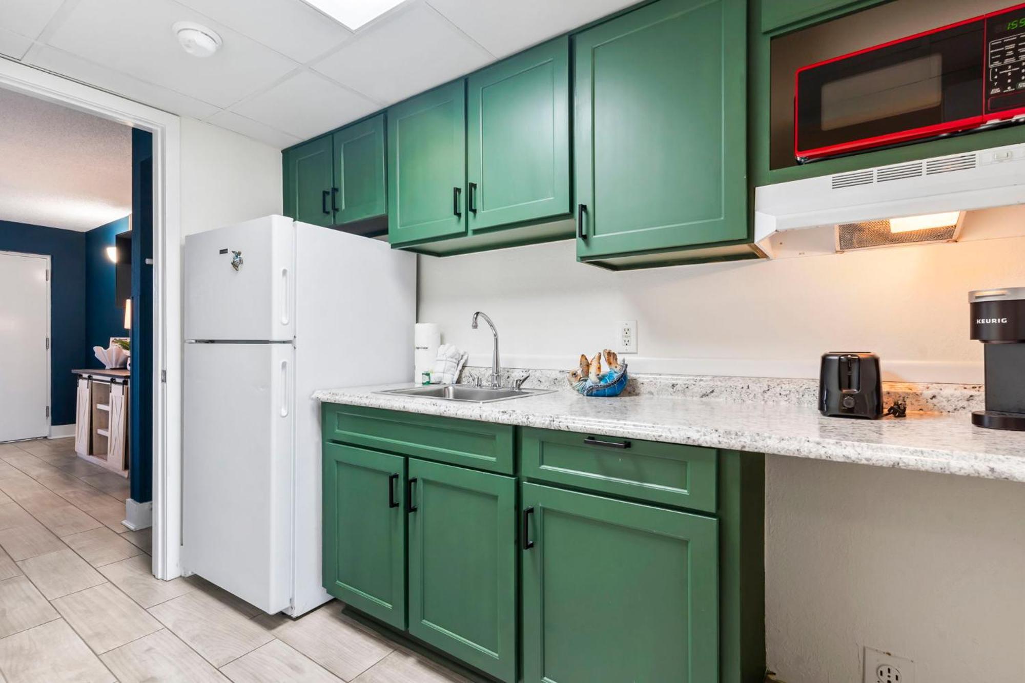 Recently Remodeled Double Queen Condo- Oceanfront Views! Boardwalk 135 マートルビーチ エクステリア 写真