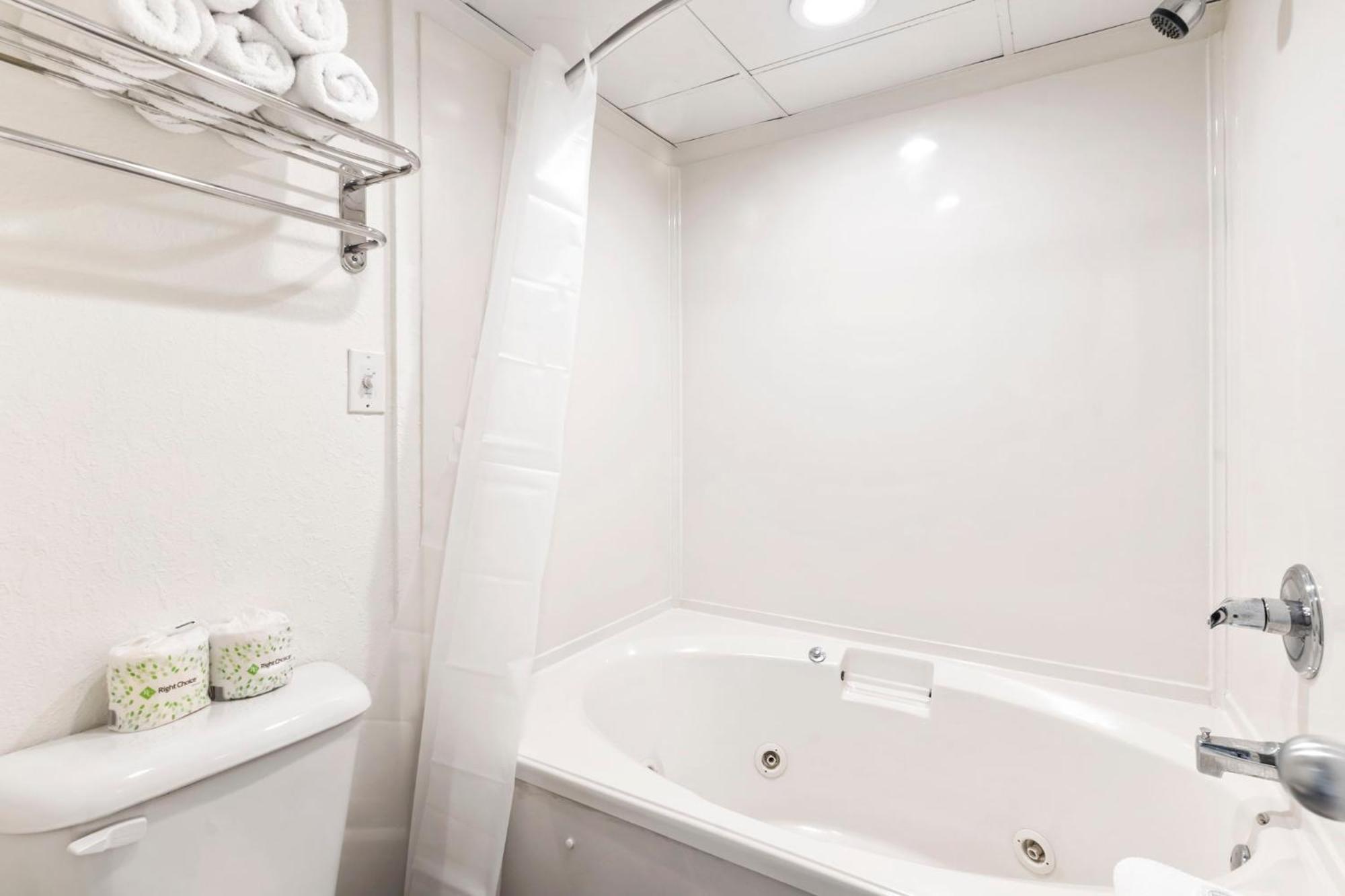 Recently Remodeled Double Queen Condo- Oceanfront Views! Boardwalk 135 マートルビーチ エクステリア 写真